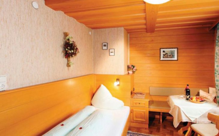 Gastehaus Kneisl in Solden , Austria image 4 
